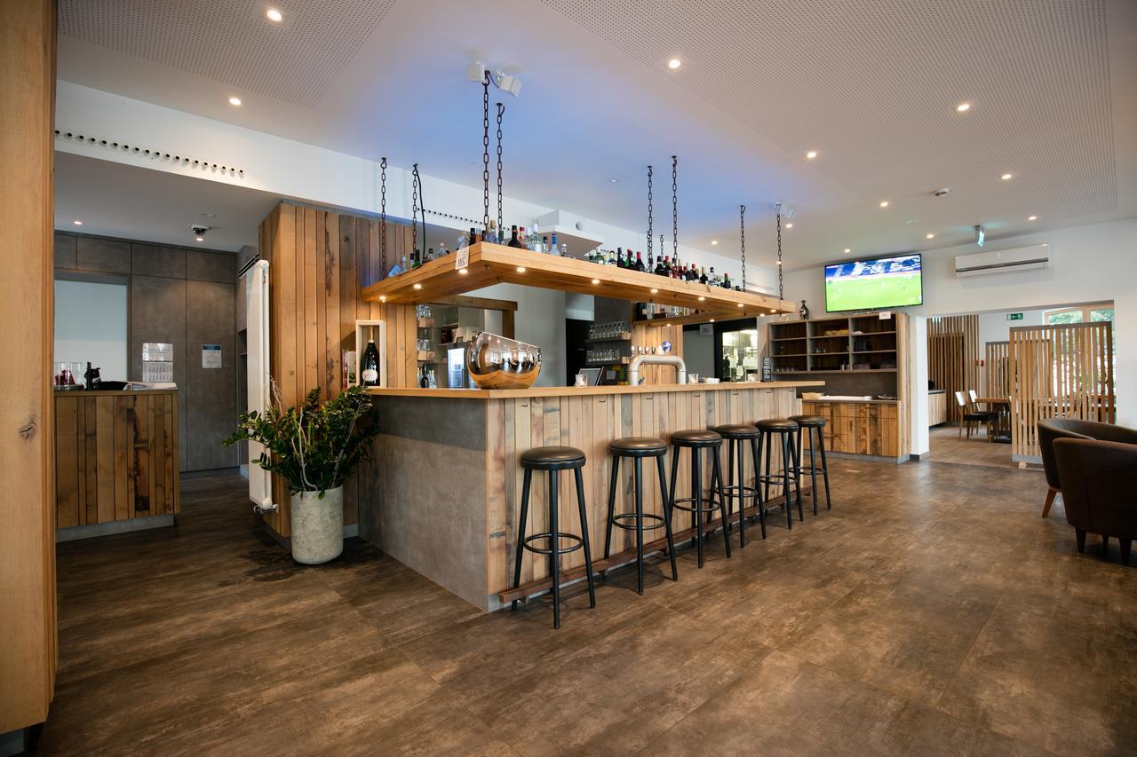 Hotel Terrace Bettendorf 외부 사진